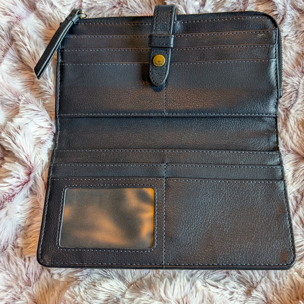 Authentic Fossil Women's Fiona Leather Tab Clutch - Picture 2 of 10